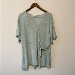 Penningtons Short Sleeve V-Neck Top - Soft Green